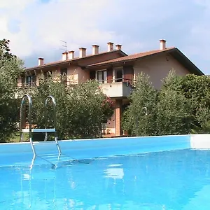 https://residence-le-giare.hotelinveneto.com