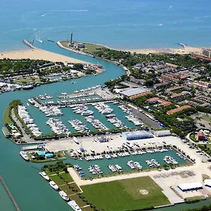 https://apartaments-marina-del-cavallino.hotelinveneto.com