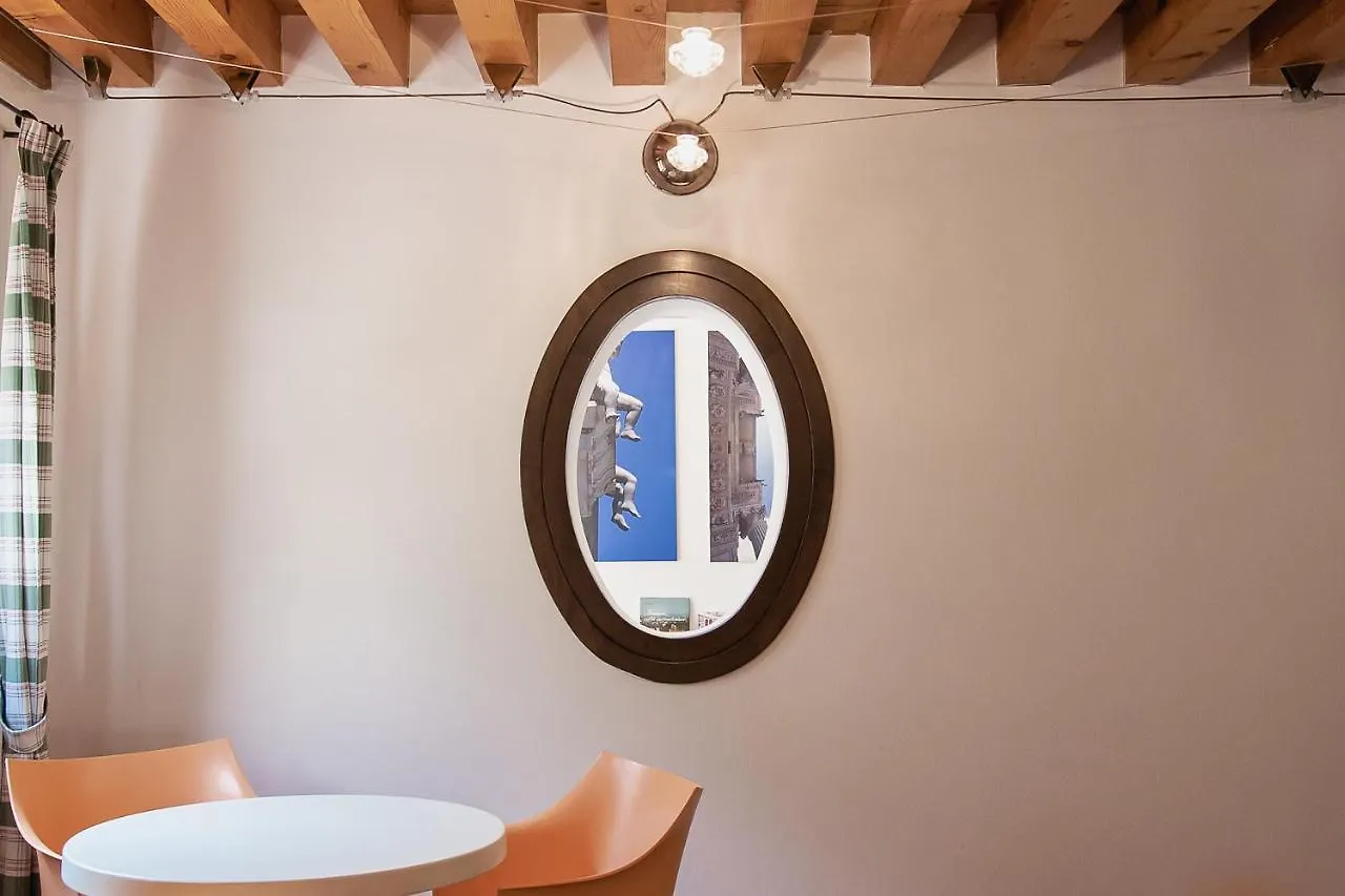 Boutique Rooms 3 0 Ferrara 0*,  Itália